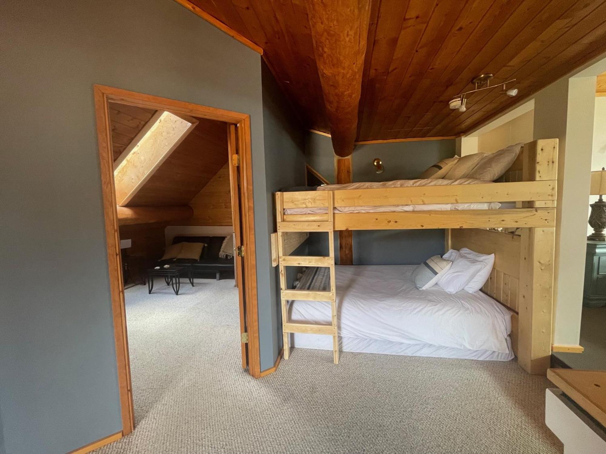 Mount Logan Ecolodge & Retreat Center Haines Junction Luaran gambar